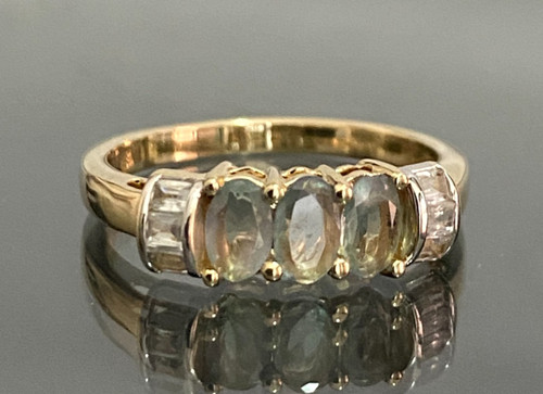 Yellow gold alexandrite - 9k,