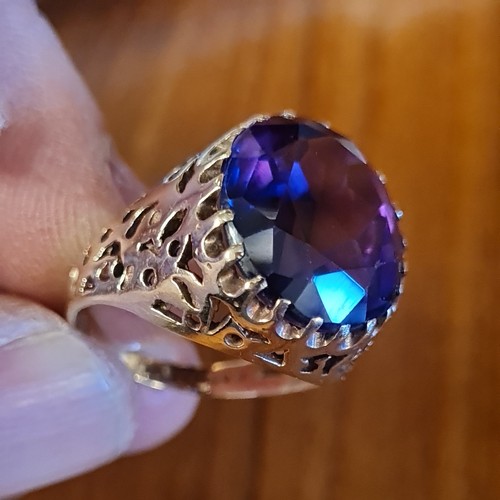 Fabulous 9ct gold - 9ct, colour