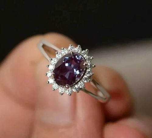 Oval cut alexandrite - ct,