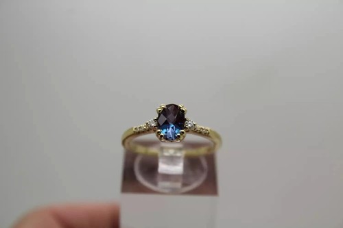 Oval cut alexandrite - 2.25,
