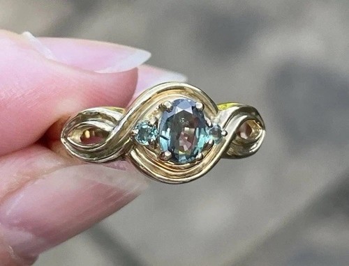 9ct gold natural alexandrite - 9ct,