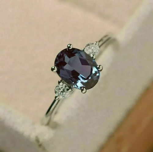 Oval cut alexandrite - ct,